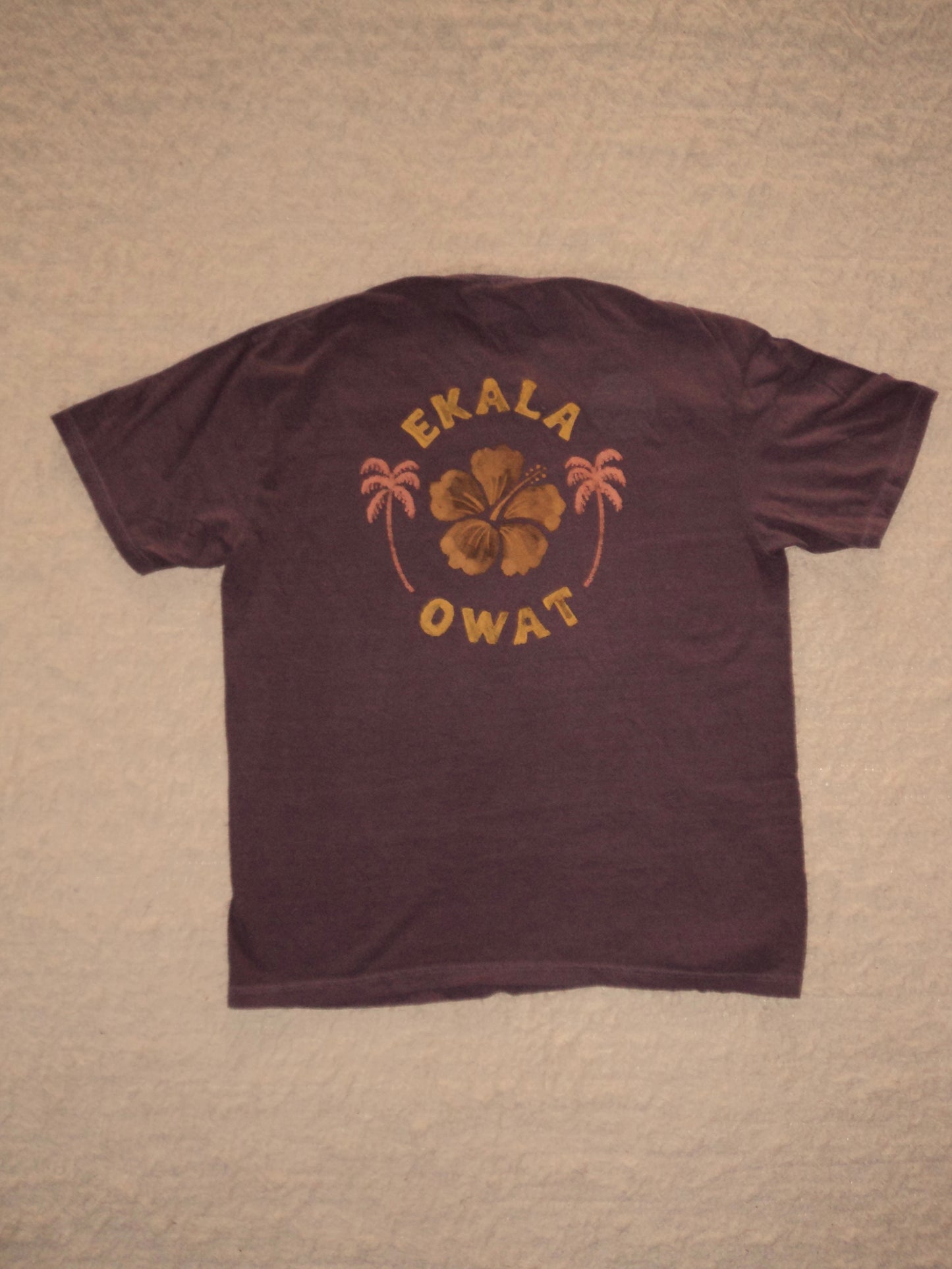 Camiseta Ekala x Owat Roxa