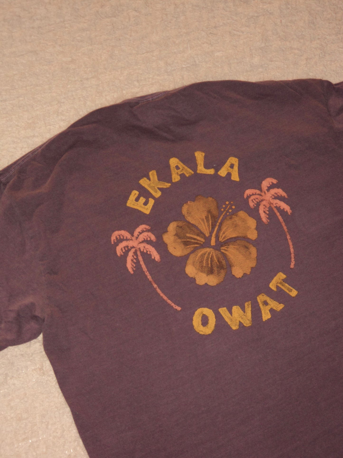 Camiseta Ekala x Owat Roxa