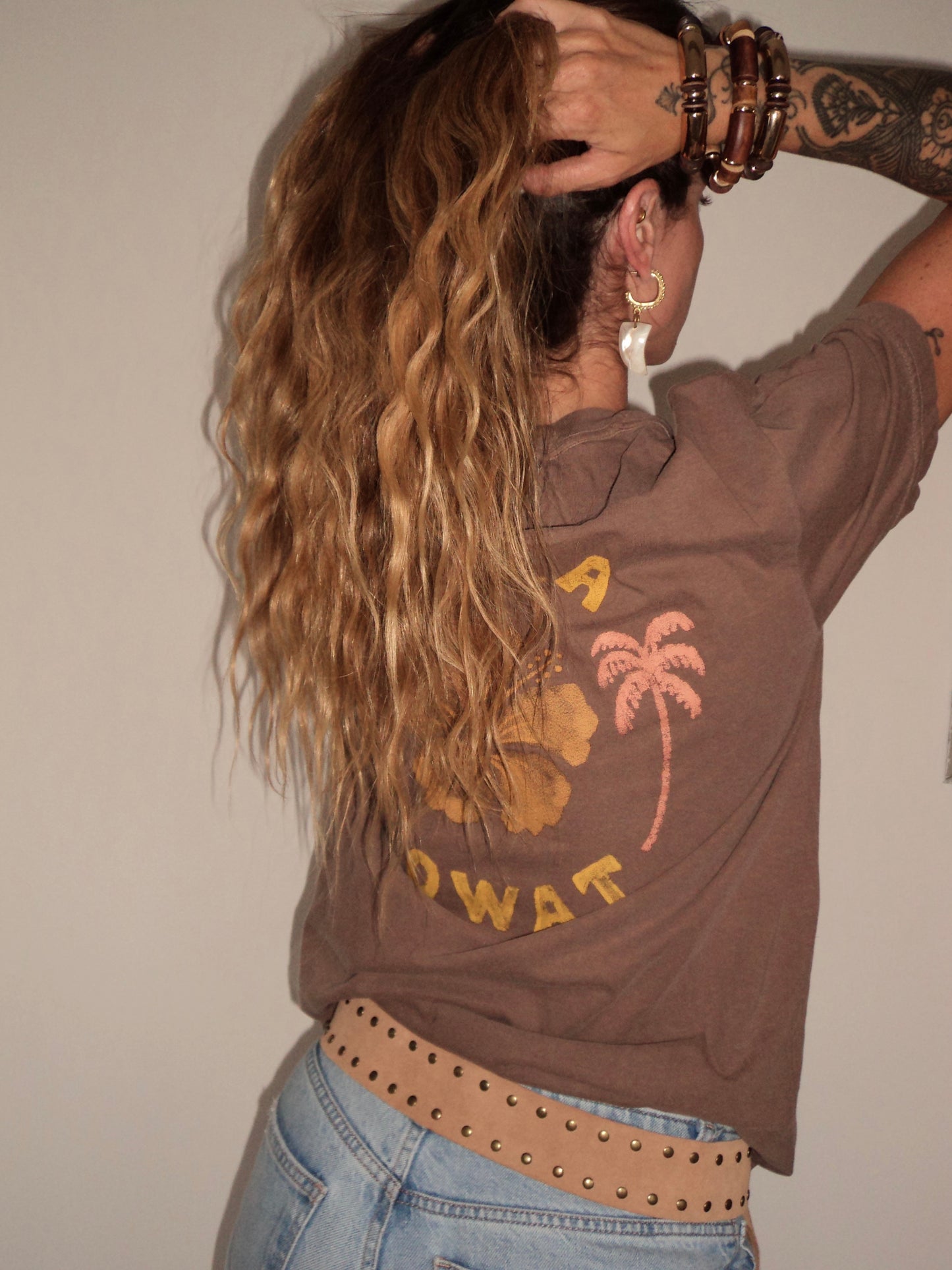 Camiseta Ekala x Owat Marrom